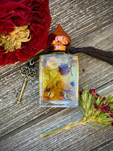 Load image into Gallery viewer, Salem 1692 Witch’ Protection Oil